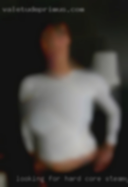Looking for hard-core steamy wife dogging sex from San Diego.